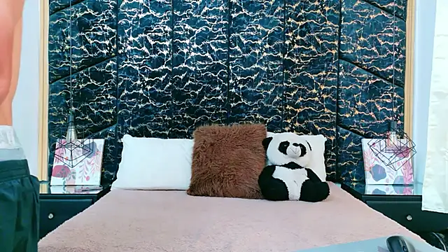 Snapshot of CattyANDnicky chatting on October 2025 01:08:02 PM CattyANDnicky online show from October 2025 01:08:02 PM