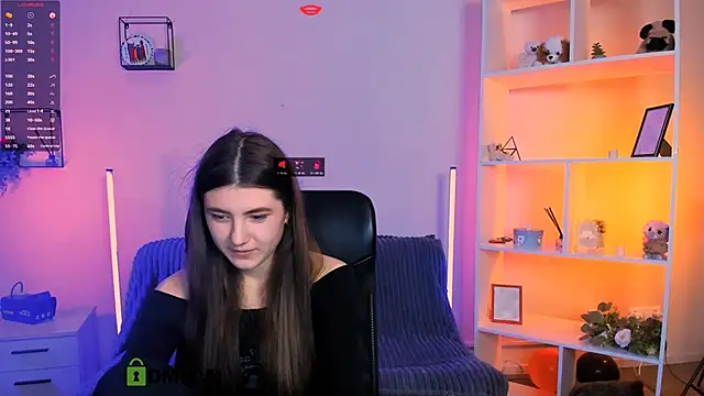 lissa night online show from November 2025 01:43:01 PM