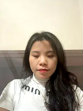 Snapshot of Bella_7777 chatting on October 2025 01:17:02 PM Bella 7777 online show from October 2025 01:17:02 PM