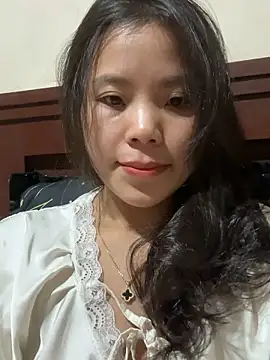 Snapshot of Bella_7777 chatting on October 2025 02:25:02 PM Bella 7777 online show from October 2025 02:25:02 PM