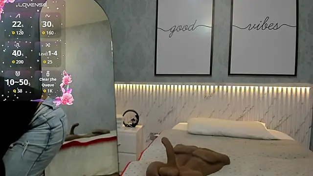 Ximenahott  online show from October 2025 10:03:01 AM