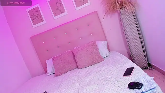 Snapshot of ANNIE_DOLCE_ chatting on October 2025 09:46:01 PM ANNIE DOLCE online show from October 2025 09:46:01 PM