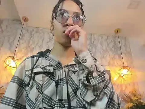 Snapshot of Hanna_Cornee_ chatting on September 2025 01:38:01 PM Hanna Cornee online show from September 2025 01:38:01 PM