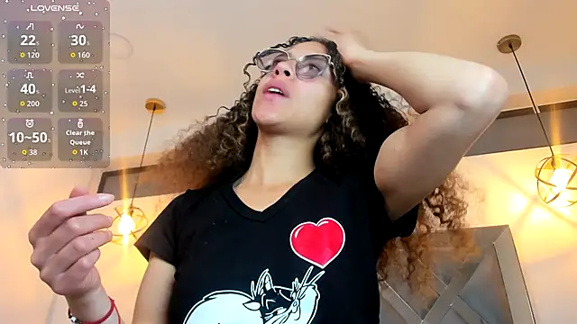 Snapshot of Hanna_Cornee_ chatting on October 2025 01:42:02 PM Hanna Cornee online show from October 2025 01:42:02 PM