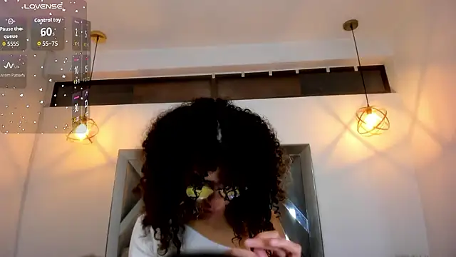 Hanna Cornee  online show from February 2026 12:21:01 PM