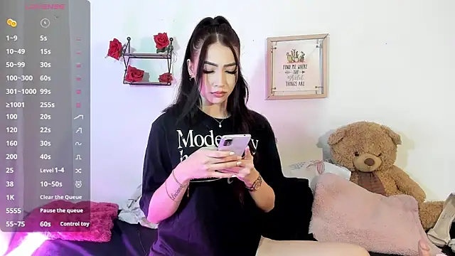 Snapshot of DanielaMarnt_ chatting on September 2025 02:52:01 PM DanielaMarnt online show from September 2025 02:52:01 PM