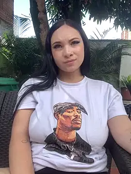 cloe weiss online show from October 2025 04:03:02 PM