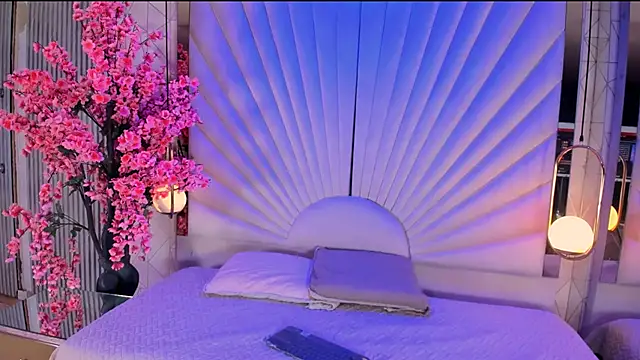 VesperVelvet online show from April 2026 04:24:01 AM