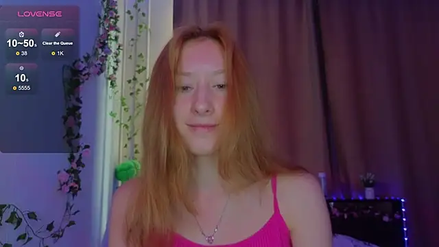 Snapshot of Candy_Flosse chatting on September 2025 08:25:01 AM Candy Flosse online show from September 2025 08:25:01 AM