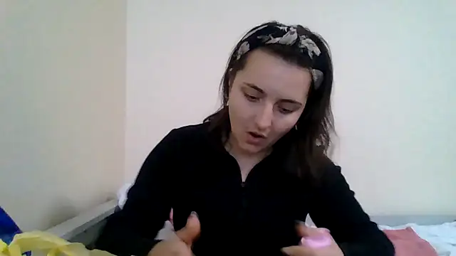 DInaraXRose online show from October 2025 03:42:02 PM