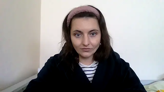 DInaraXRose online show from October 2025 10:27:02 AM