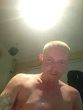 Snapshot of piercingpik chatting on June 2026 09:52:01 PM piercingpik online show from June 2026 09:52:01 PM