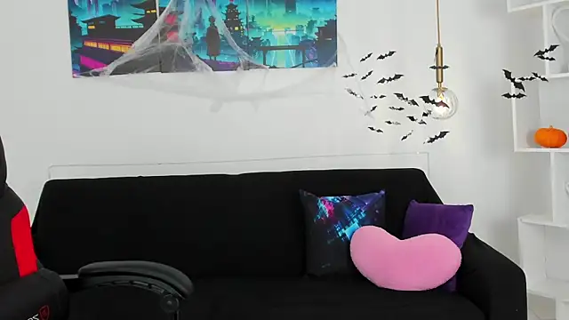 Snapshot of KiraHolli chatting on October 2025 03:10:01 AM KiraHolli online show from October 2025 03:10:01 AM