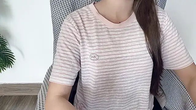 LiLi Sweetie online show from October 2025 04:49:02 AM