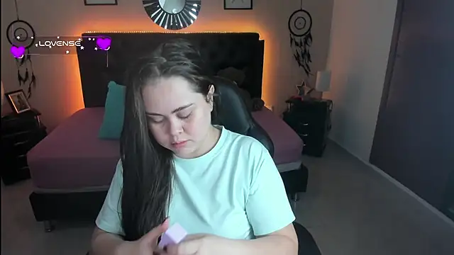 LolaVillalobos online show from September 2025 01:11:01 PM