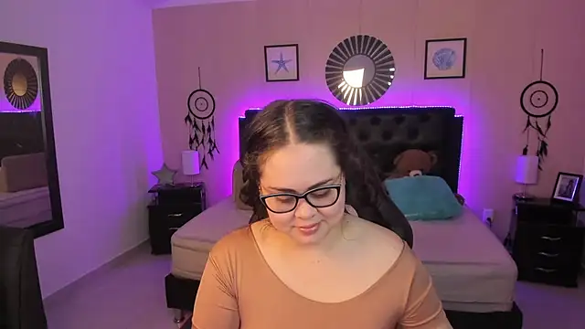 LolaVillalobos online show from February 2026 12:24:01 PM