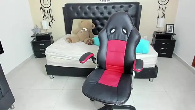 LolaVillalobos online show from February 2026 12:04:01 PM