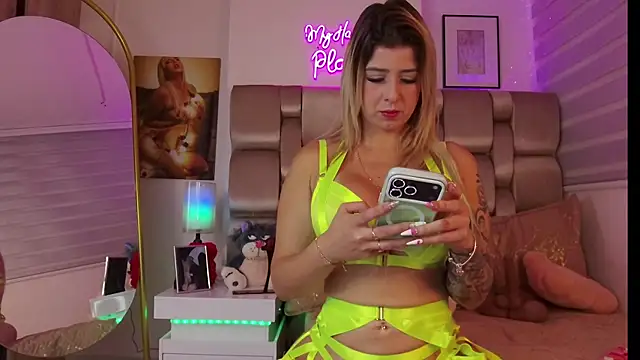 XXMILE online show from November 2025 11:58:01 AM