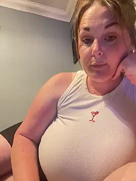laceygreen online show from July 2026 11:02:02 PM