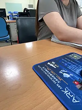 PhuongNhi21 online show from October 2025 01:36:02 AM