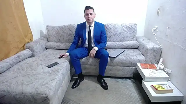 Victor Maitland online show from November 2025 07:45:02 PM