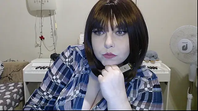 -heartsease- online show from November 2025 04:17:02 PM