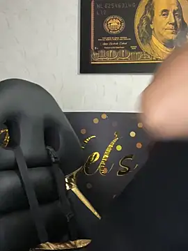 candy  fox  online show from October 2025 12:58:01 PM