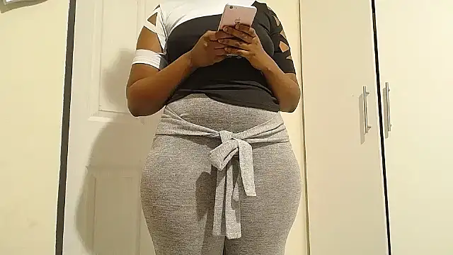 Snapshot of Goddessberry chatting on October 2025 06:18:01 PM Goddessberry online show from October 2025 06:18:01 PM