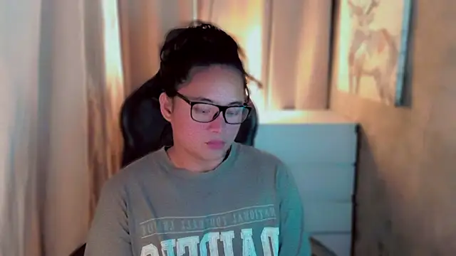 Snapshot of kaicromwell_ chatting on October 2025 01:23:02 PM kaicromwell online show from October 2025 01:23:02 PM