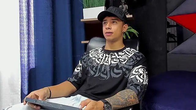 jaze bradley online show from November 2025 05:12:02 PM