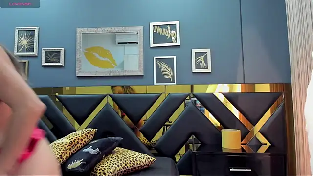 Kaya Tate online show from November 2025 08:18:02 PM