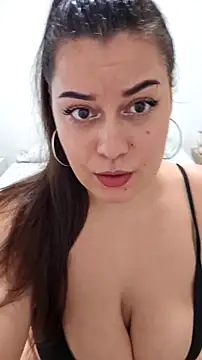 Larissa4U online show from October 2025 12:56:01 PM