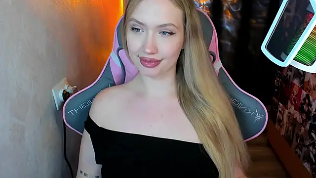 NicoleRiccii online show from November 2025 02:38:01 PM