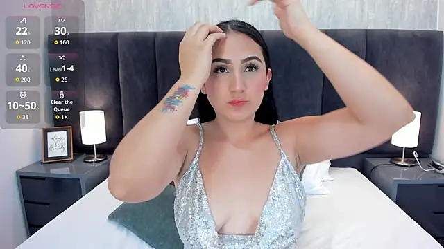 HiilaryDolce online show from September 2025 02:27:02 PM
