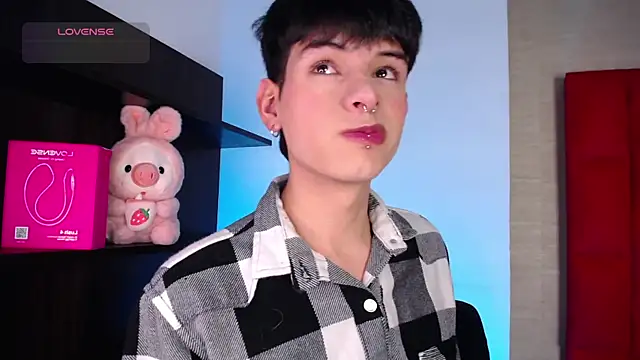 Ezra Storm online show from December 2025 04:40:01 AM