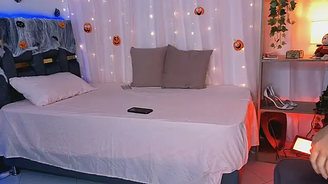 anitaglow online show from October 2025 09:02:02 PM