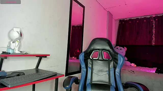 Jostin18 online show from April 2026 05:01:02 AM