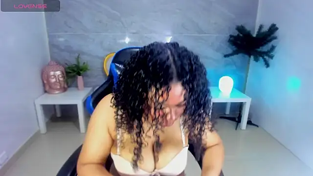 Snapshot of risada_temptation_s chatting on October 2025 08:18:02 PM risada temptation s online show from October 2025 08:18:02 PM