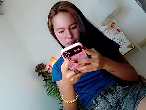 kimbratx online show from April 2026 10:23:02 PM