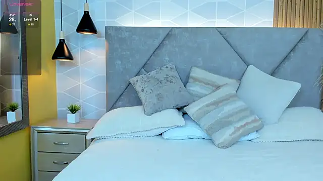 Jade Whisper online show from November 2025 01:28:01 AM