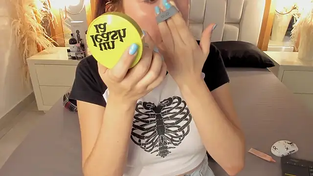 Daphne And Roger online show from September 2025 11:32:01 AM