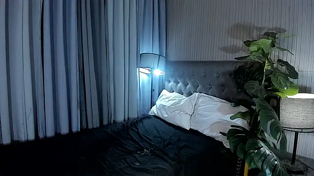 HugeCocoCock online show from July 2026 08:37:01 PM