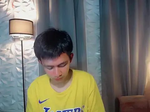 Snapshot of prince_elaijah chatting on May 2026 02:21:02 PM prince elaijah online show from May 2026 02:21:02 PM