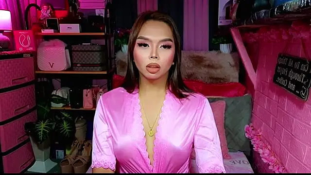 Snapshot of MoniqueCeleste chatting on October 2025 12:47:01 AM MoniqueCeleste online show from October 2025 12:47:01 AM