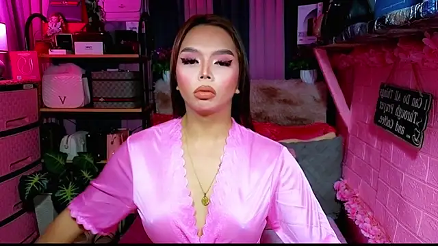 Snapshot of MoniqueCeleste chatting on October 2025 12:03:01 AM MoniqueCeleste online show from October 2025 12:03:01 AM