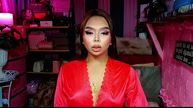 Snapshot of MoniqueCeleste chatting on November 2025 02:35:01 AM MoniqueCeleste online show from November 2025 02:35:01 AM