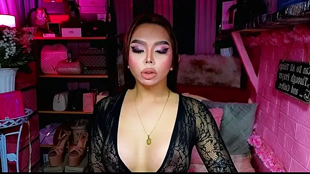 Snapshot of MoniqueCeleste chatting on November 2025 06:29:01 PM MoniqueCeleste online show from November 2025 06:29:01 PM