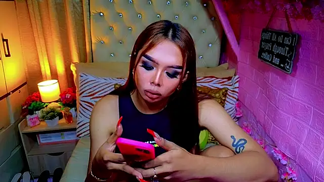 MoniqueCeleste online show from April 2026 04:46:01 AM