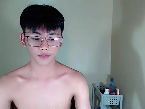 ynotyu online show from November 2025 01:55:02 PM