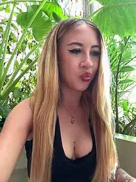 Snapshot of asraifae chatting on October 2025 12:58:01 AM asraifae online show from October 2025 12:58:01 AM